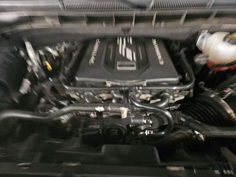 Used 2024 Cadillac Escalade ESV V w/ LPO, ONYX Package image 31