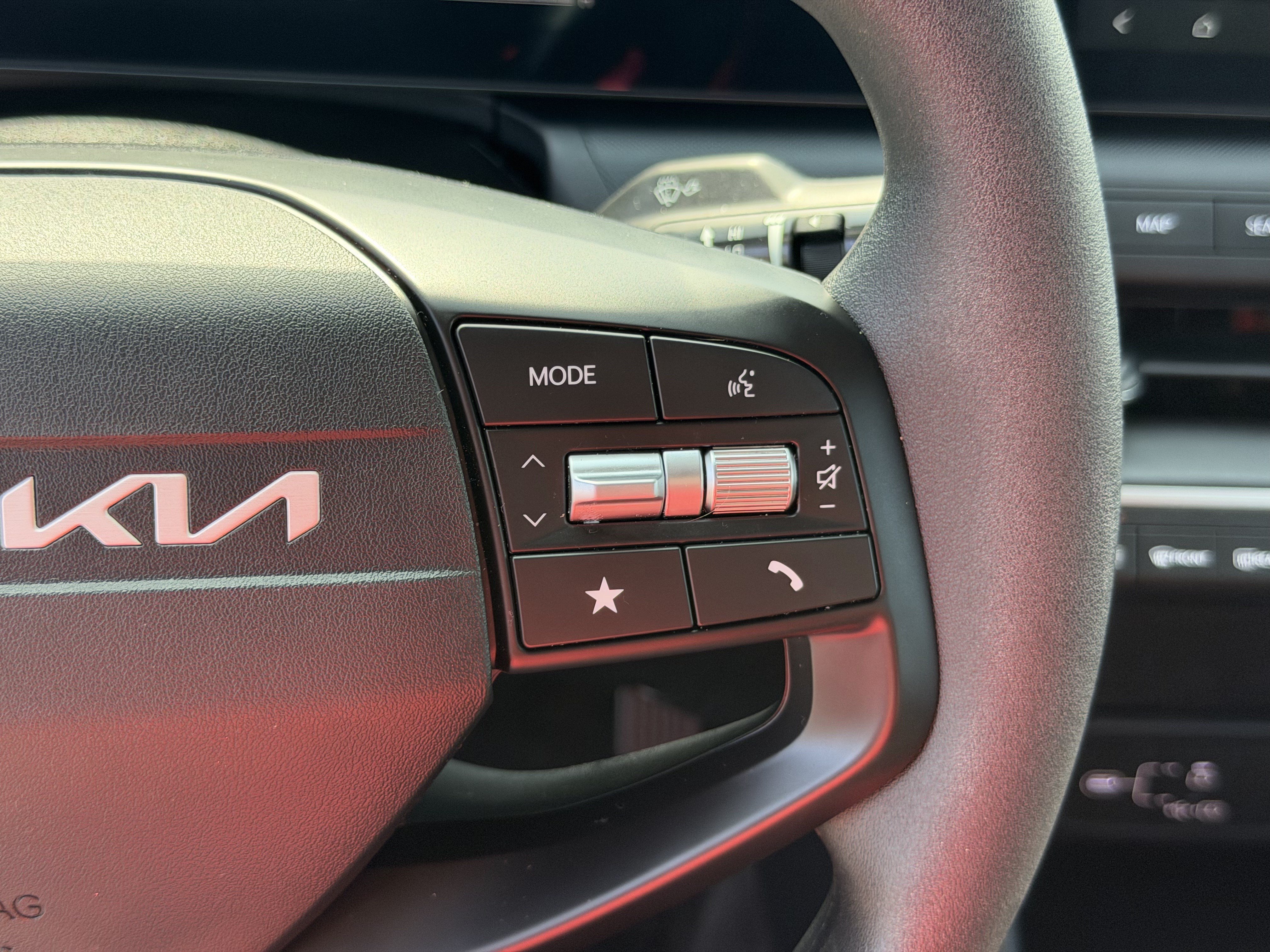 Certified 2025 Kia K4 FWD image 26
