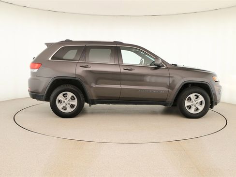 Used 2017 Jeep Grand Cherokee Laredo w/ Quick Order Package 23E image 8