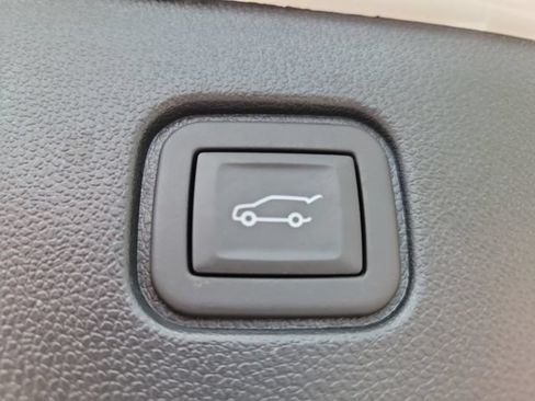 Used 2024 Chevrolet Blazer EV LT AWD/4WD image 13