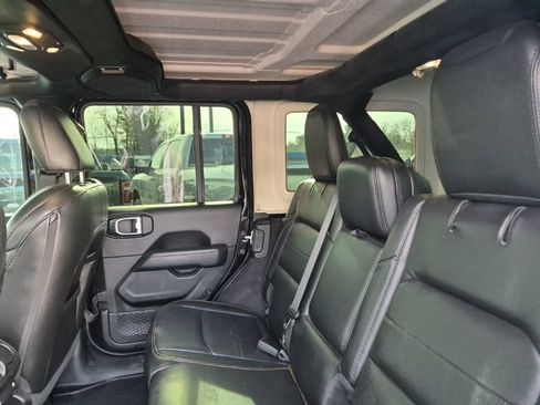 Used 2020 Jeep Wrangler Unlimited Sahara image 6
