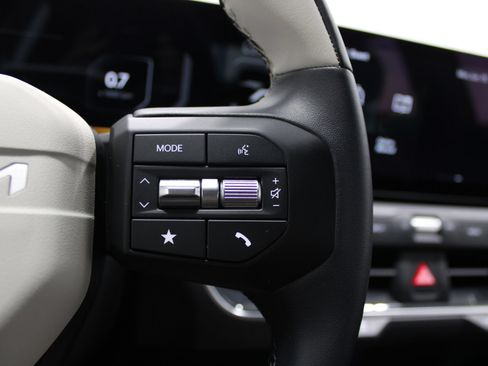 Used 2025 Kia K4 GT-Line FWD image 38