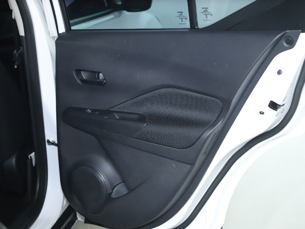 Certified 2023 Nissan Kicks SV FWD image 32