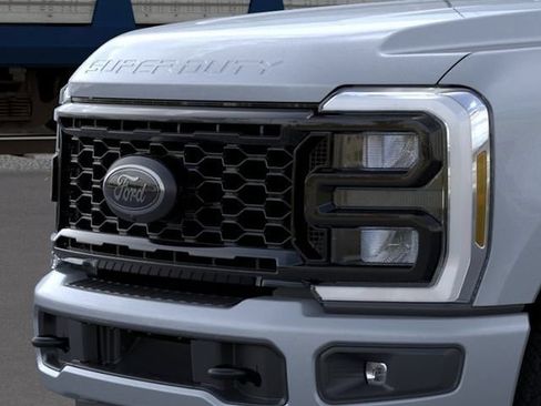 New 2026 Ford F350 Lariat w/ Black Appearance Package AWD/4WD image 17