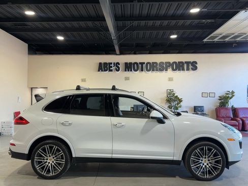 Used 2017 Porsche Cayenne S AWD/4WD image 9