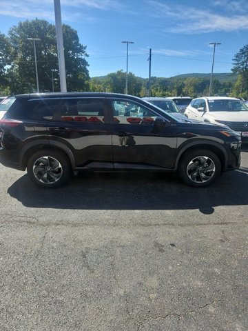 Used 2024 Nissan Rogue SV AWD/4WD image 6