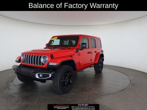 Used 2025 Jeep Wrangler Unlimited Sahara w/ Safety Group image 2
