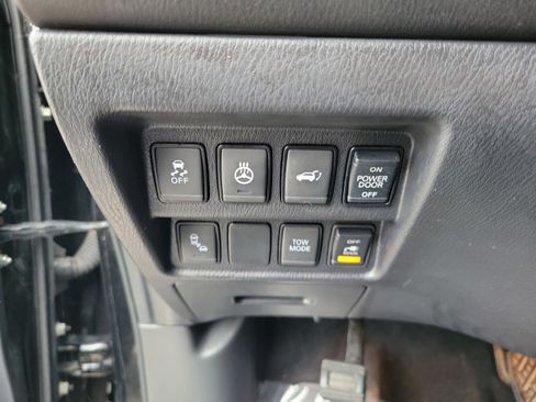 Used 2017 Nissan Pathfinder Platinum w/ Midnight Edition Package image 18