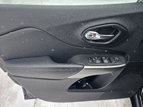 Certified 2021 Jeep Cherokee Latitude Lux 80th Anniv w/ Quick Order Package 26U 80TH image 10