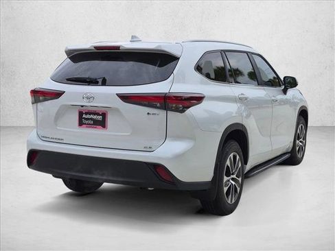 New 2026 Toyota Highlander XLE AWD/4WD image 2