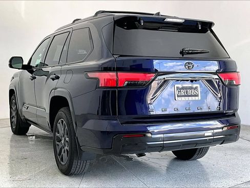 Used 2026 Toyota Sequoia Platinum AWD/4WD image 16