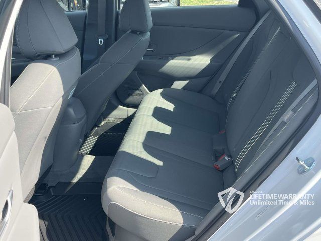 Certified 2025 Hyundai Elantra SEL FWD image 16