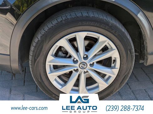 Used 2019 Nissan Rogue Sport SV image 9