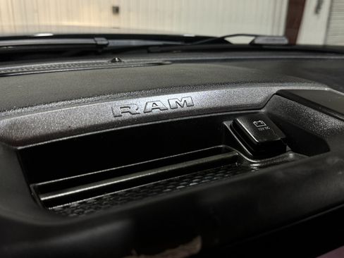 Used 2020 RAM 3500 Tradesman w/ Chrome Appearance Group image 32