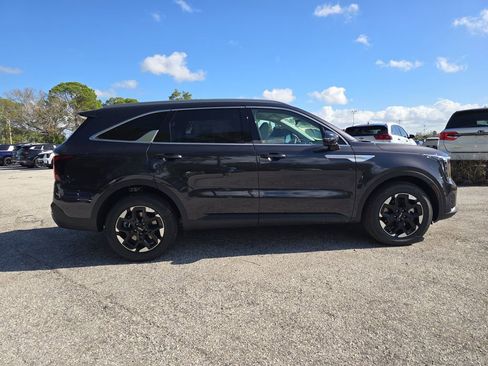 New 2026 Kia Sorento S FWD image 9