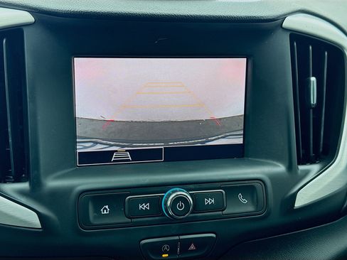Used 2024 GMC Terrain SLE w/ Driver Convenience Package FWD image 10