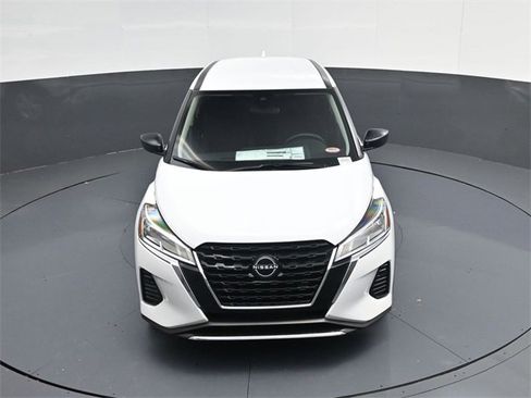 Used 2025 Nissan Kicks Play S image 32