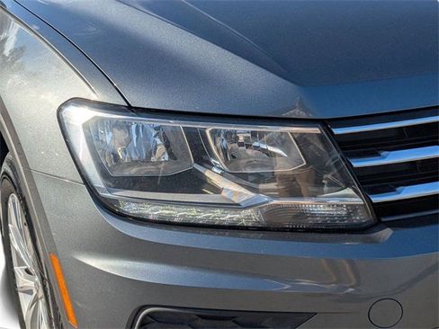 Used 2019 Volkswagen Tiguan SE image 9