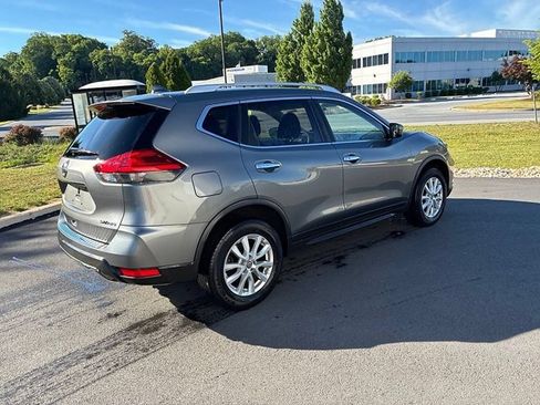 Used 2017 Nissan Rogue SV AWD/4WD image 8