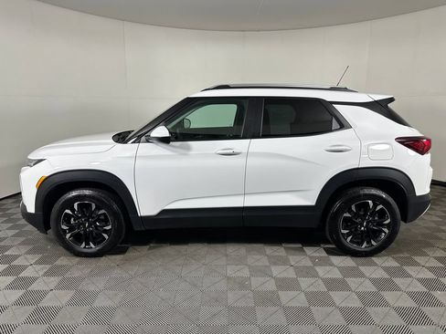 Used 2023 Chevrolet TrailBlazer LT w/ Convenience Package AWD/4WD image 2