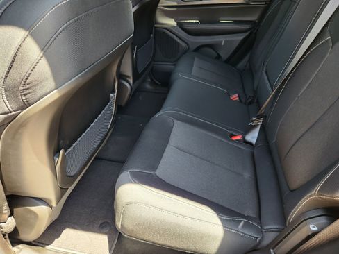 New 2025 Jeep Grand Cherokee Laredo X image 19