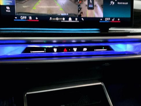 Used 2023 BMW 740i w/ Parking Assistance Package image 34