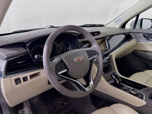 Used 2023 Cadillac XT6 Premium Luxury w/ LPO, Floor Liner Package AWD/4WD image 4