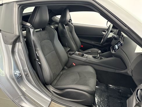 Used 2024 Nissan Z Performance w/ Floor Mat Package RWD image 18