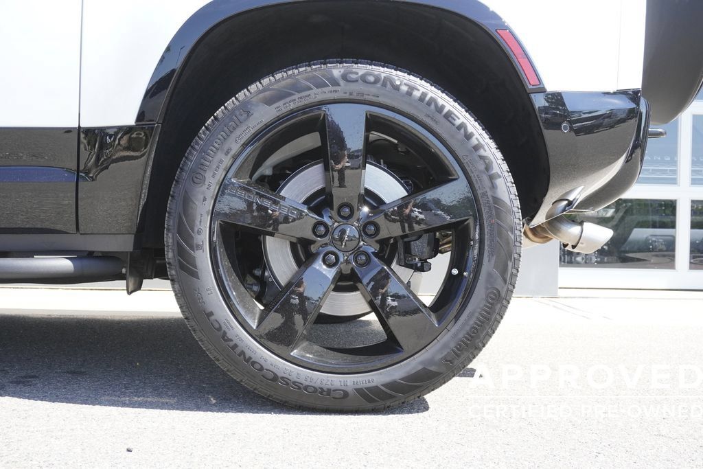 Used 2026 Land Rover Defender 90 V8 AWD/4WD image 31