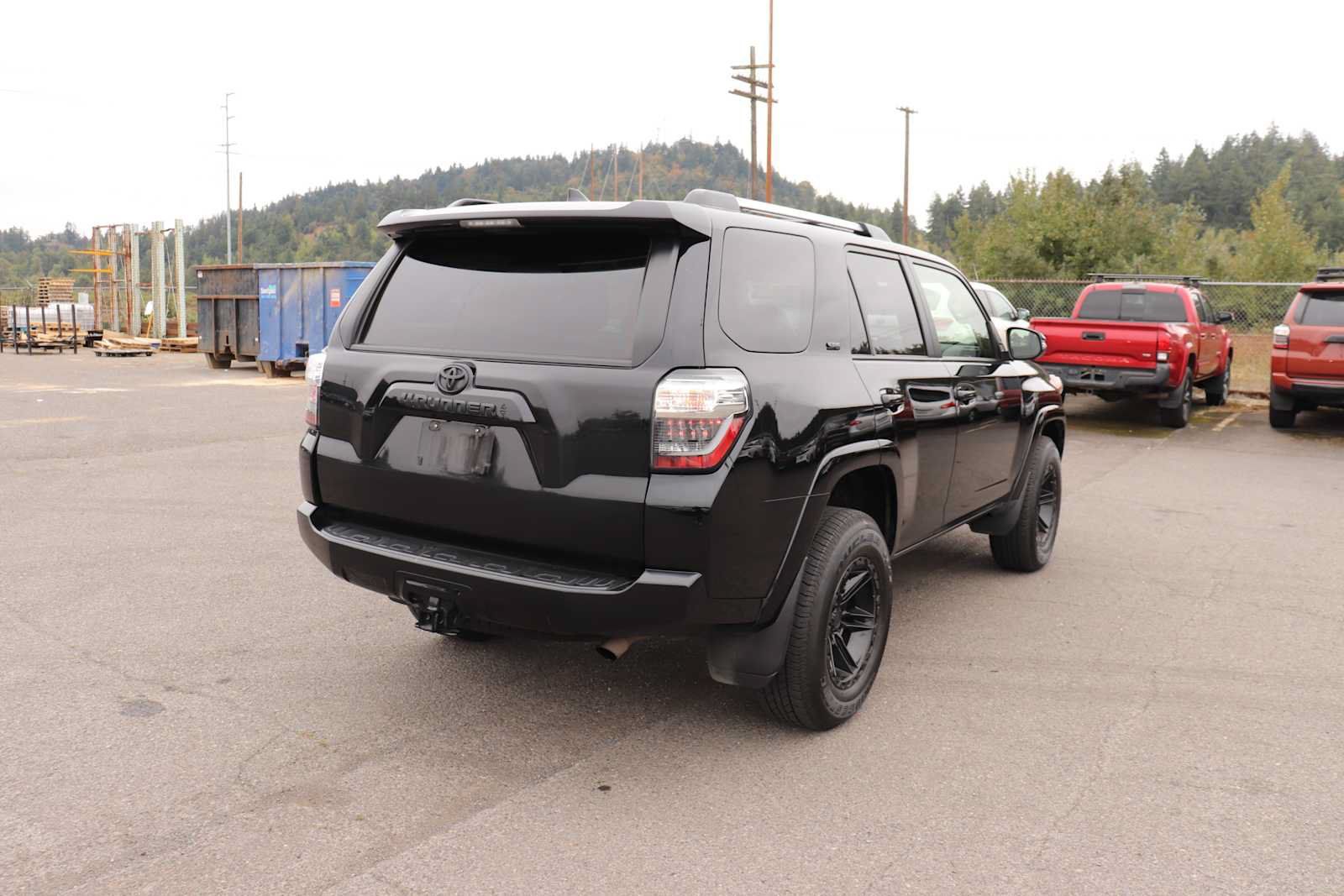 Used 2024 Toyota 4Runner SR5 Premium w/ Moonroof Package AWD/4WD image 5