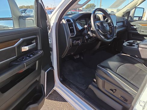 Used 2024 RAM 2500 Laramie image 12