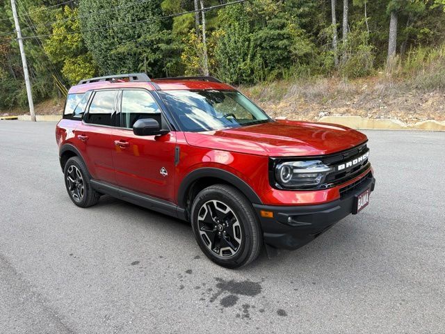 Used 2023 Ford Bronco Sport Outer Banks AWD/4WD image 1