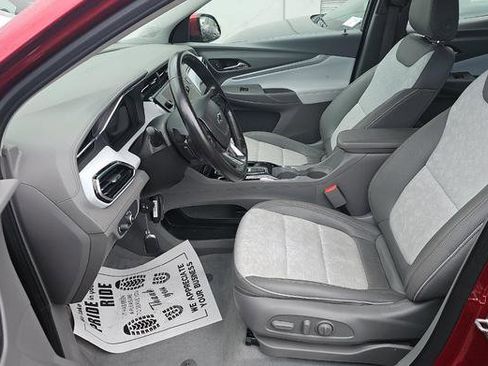Used 2022 Chevrolet Bolt EUV Premier w/ Sun & Sound Package FWD image 5