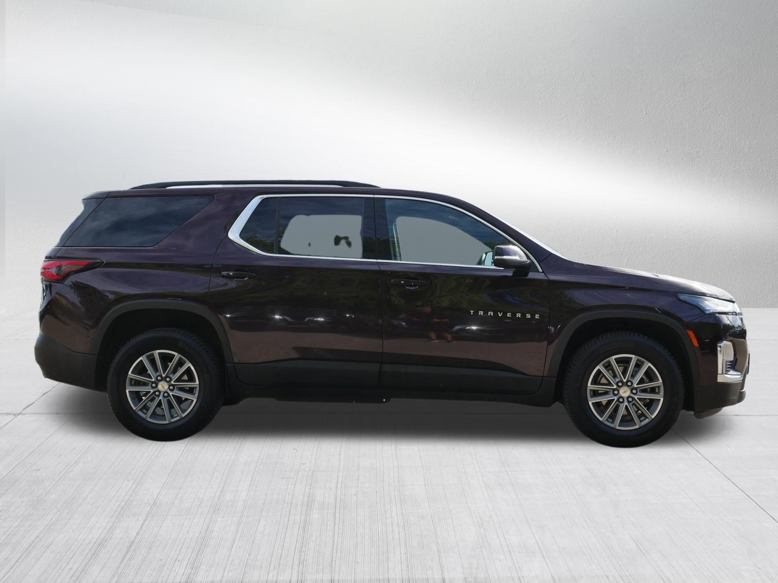 Used 2023 Chevrolet Traverse LT FWD image 8