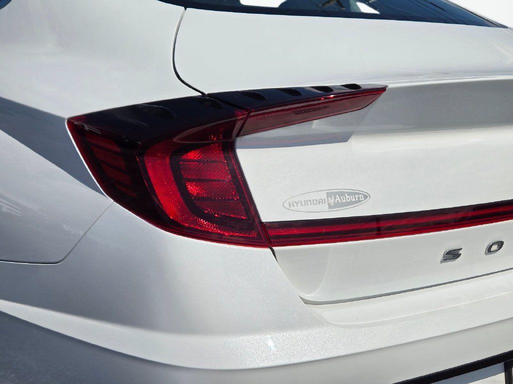 Certified 2023 Hyundai Sonata SEL w/ Preferred Accessory Package FWD image 8