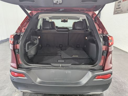 Used 2017 Jeep Cherokee Limited w/ Luxury Group image 10