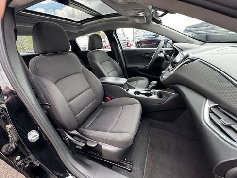 Used 2021 Chevrolet Malibu LT image 27