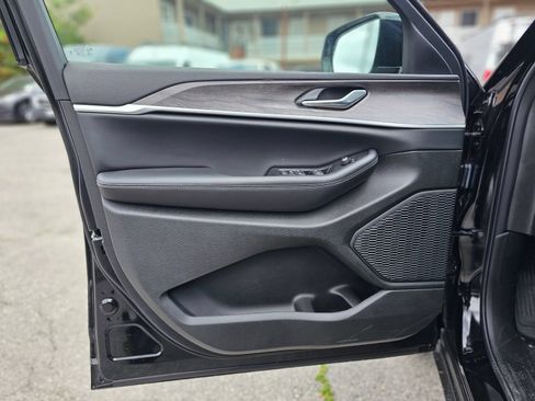 New 2026 Jeep Grand Cherokee L Altitude RWD image 19