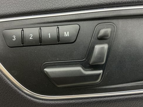 Used 2015 Mercedes-Benz GLA 250 w/ Premium Package image 43
