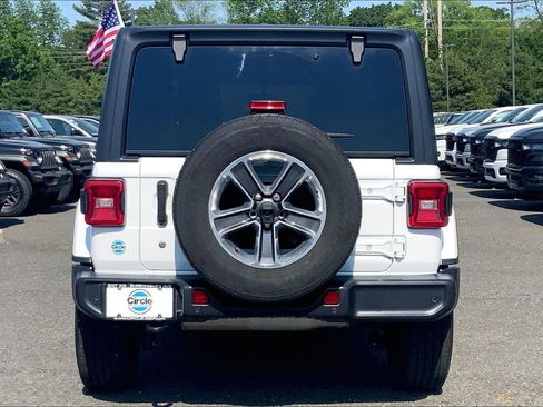 Used 2019 Jeep Wrangler Unlimited Sahara w/ Safety Group AWD/4WD image 4