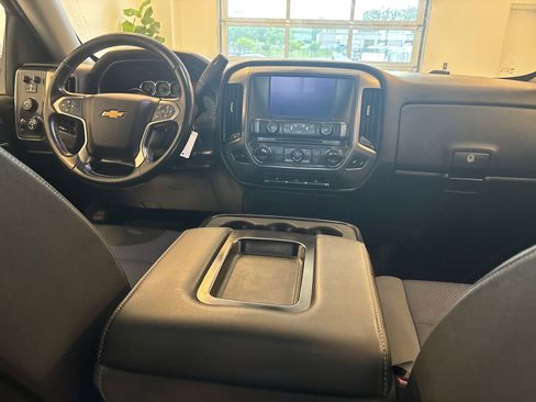 Used 2018 Chevrolet Silverado 1500 LT w/ All Star Edition AWD/4WD image 8