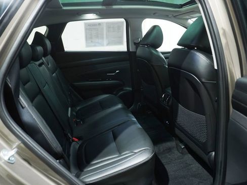 Certified 2025 Hyundai Tucson Limited AWD/4WD image 16