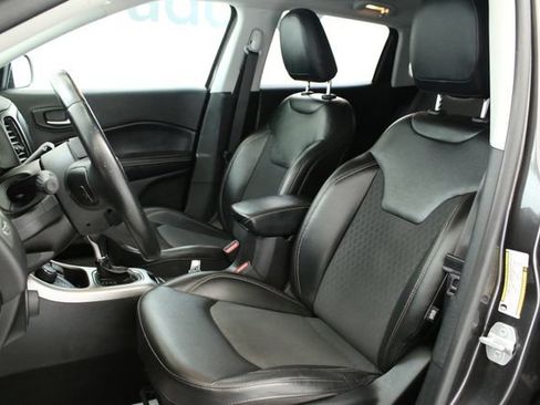Used 2019 Jeep Compass Latitude AWD/4WD image 12