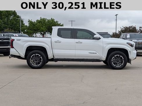 Used 2025 Toyota Tacoma TRD Sport RWD image 4