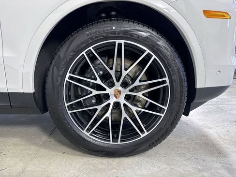 New 2026 Porsche Cayenne Coupe AWD/4WD image 15