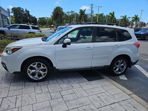 Used 2018 Subaru Forester 2.5i Touring AWD/4WD image 1