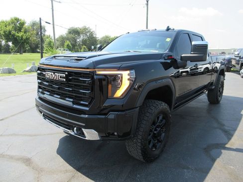 Used 2024 GMC Sierra 2500 Denali w/ Denali Reserve Package AWD/4WD image 13