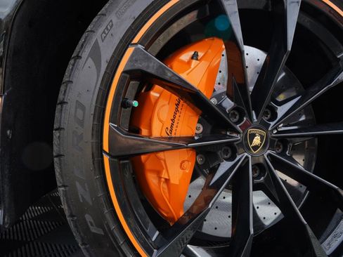 Used 2022 Lamborghini Urus image 89