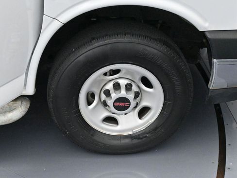 Used 2024 GMC Savana 2500 w/ Driver Convenience Package image 23