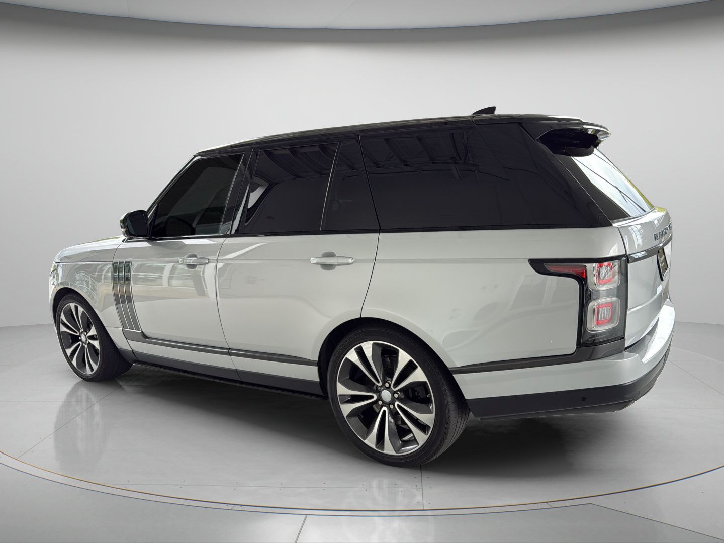 Used 2021 Land Rover Range Rover SV Autobiography Dynamic AWD/4WD image 3